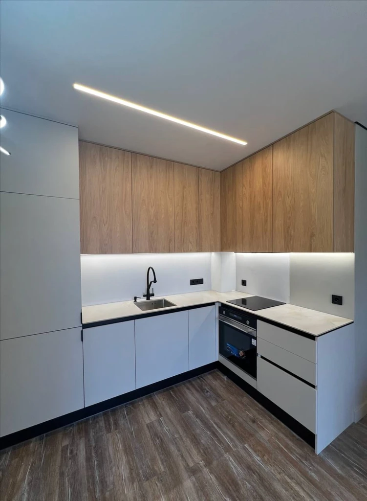 Кухня в светлых тонах